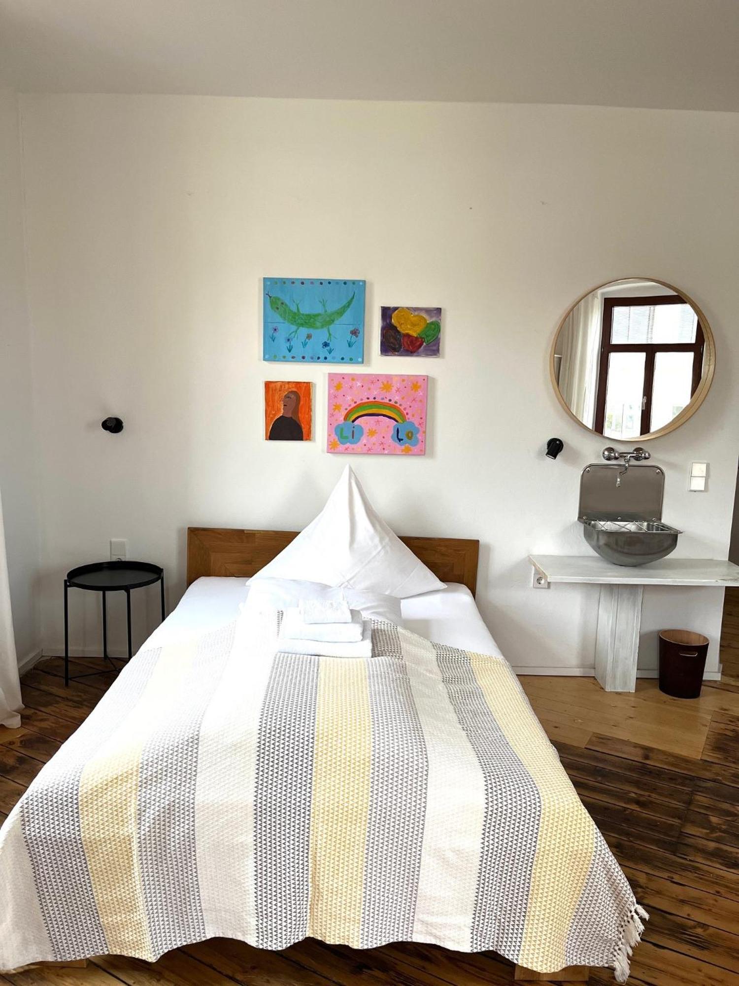 Kuenstlerzimmer Im Kulturhaus Haeselburg Gera Zewnętrze zdjęcie
